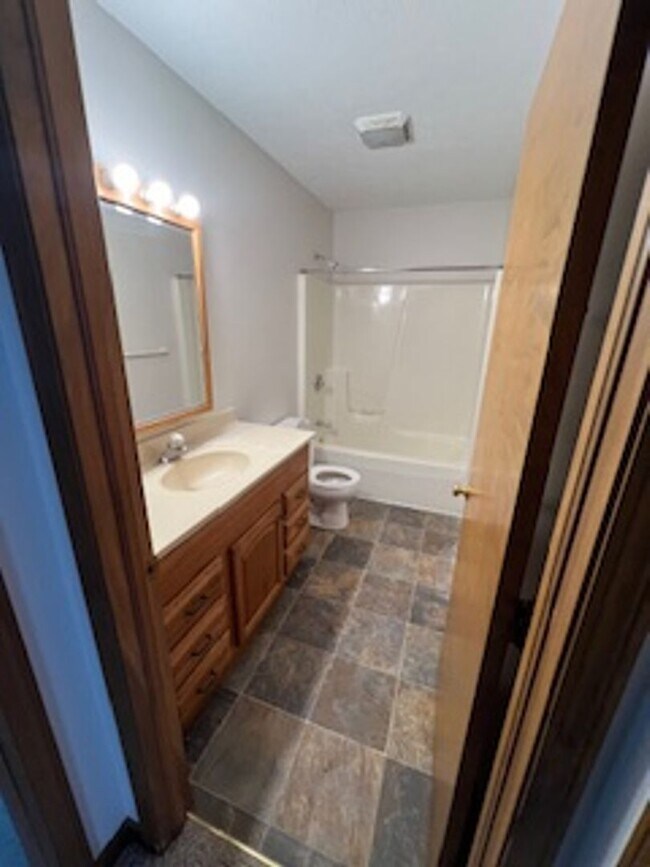 223225 Coulter Street Apartment Unit 225 Coulter Street Creston, OH