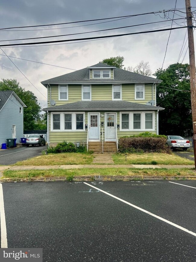 Building Photo - 23 College Ave Unit 23 Rental