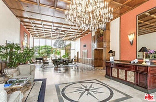 Photo - 121 S Hope St Unidad 102