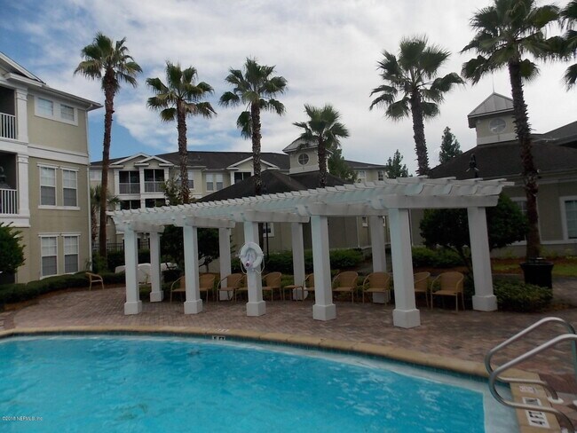1001 Monument Rd Unit 1017