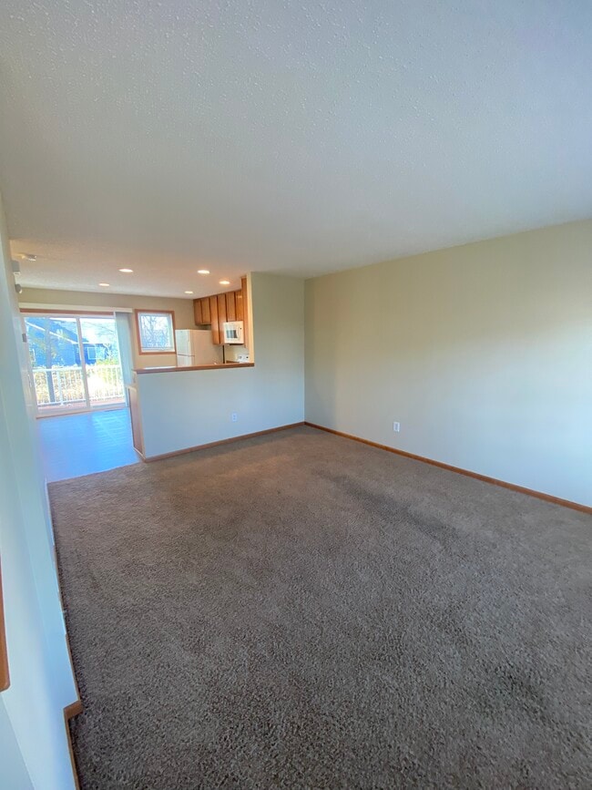 Photo - 4967 Evergreen Dr N
