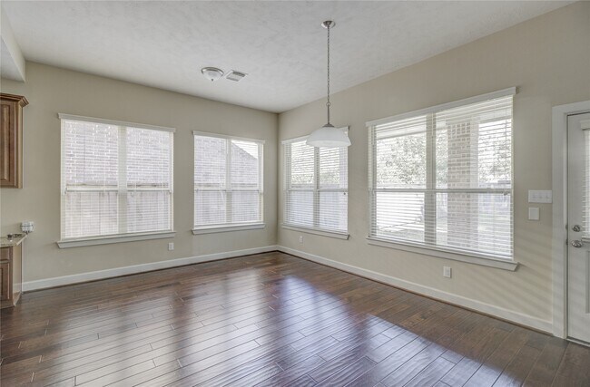 Photo - 70 S Almondell Cir