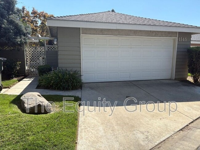 Building Photo - 1345 E Castleview Dr Rental