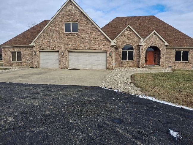 Building Photo - 256 W Brookville Rd