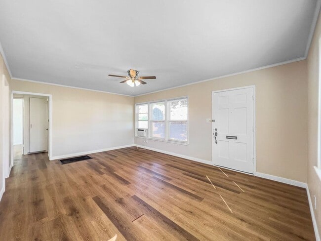 Photo - 2332 Westwood St