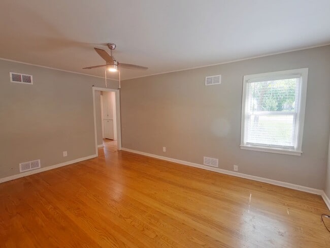 Photo - 430 N Jackson Heights St