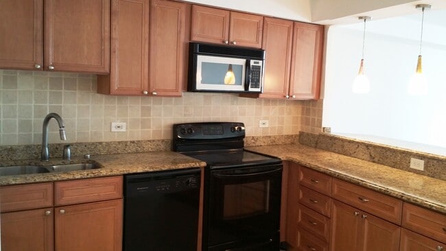 Photo - 300 N State St Unit 3407