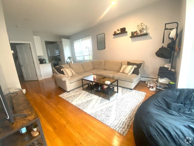 Building Photo - 288 Amory St Rental