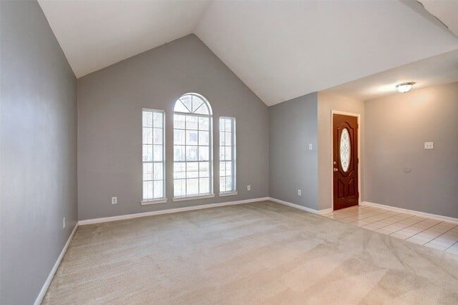 Photo - 2114 Whirlaway Dr