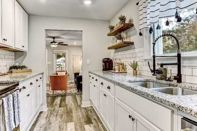 Photo - 313 Carver St
