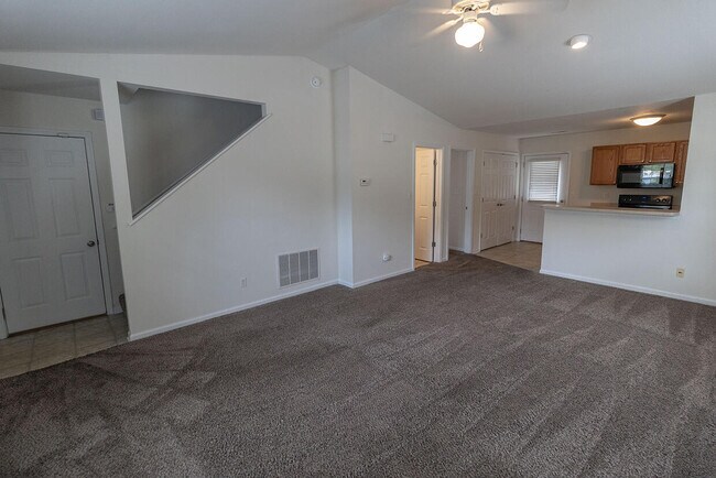 3306 E St Charles Rd