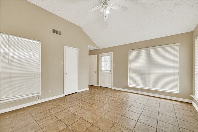 Photo - 12322 Meadow Ridge Dr