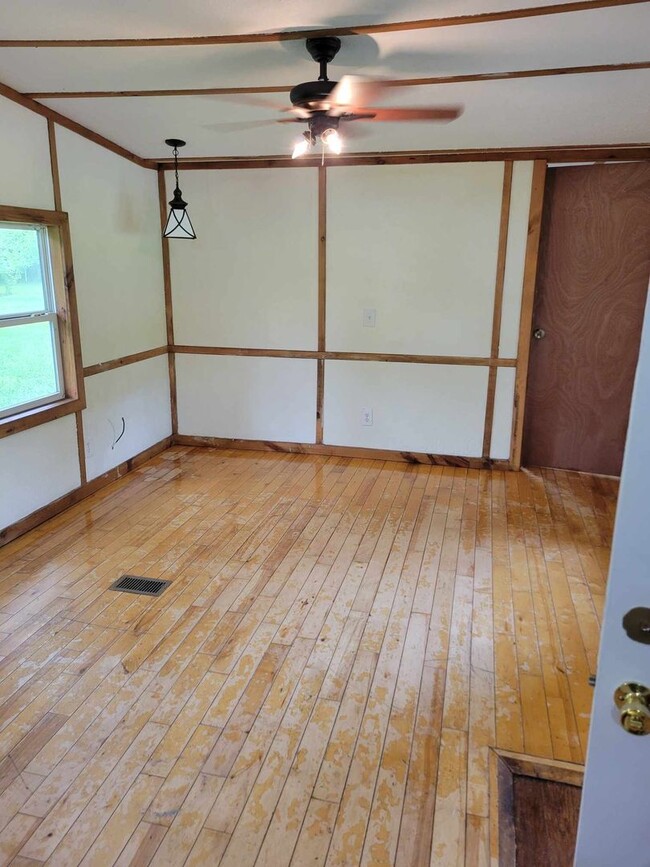 Photo - 2 BEDROOM 1 BATHROOM HOUSE FOR RENT