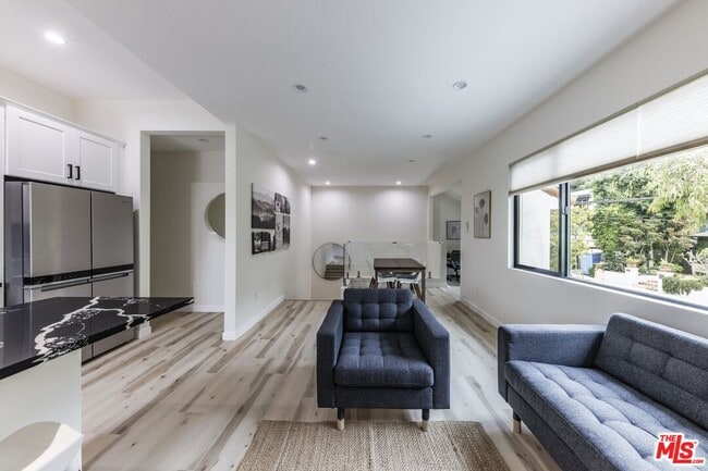 9024 Phyllis Ave Unit B