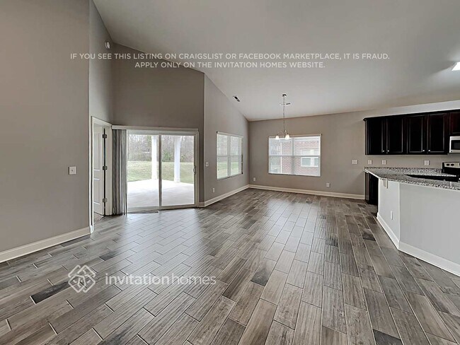 Photo - 2813 Santiago Circle