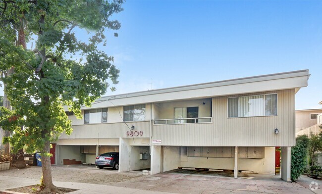 Building Photo - 9809 Tabor St in Palms - close to downtown... Rental