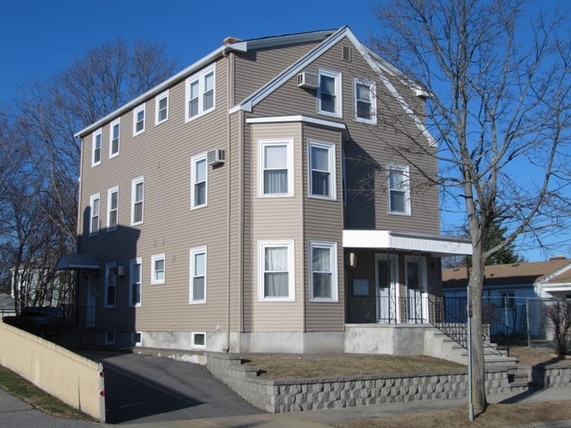 Building Photo - 139 Atwood Ave Unit 2nd Floor