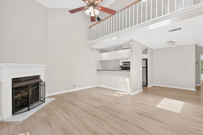 Photo - 440 English Ivy Dr