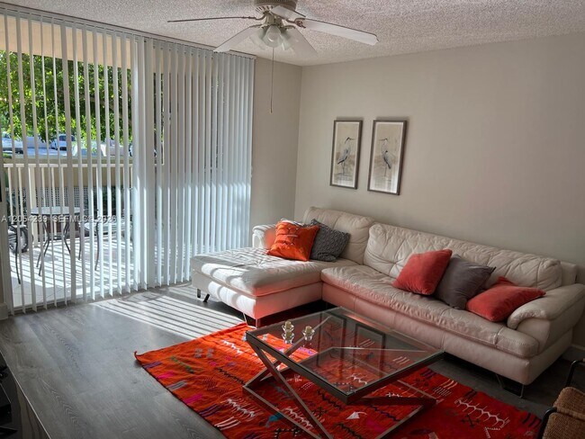 19901 E Country Club Dr Unit 2207