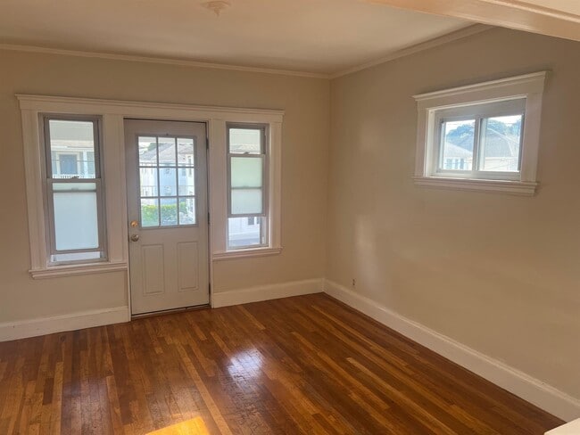 Building Photo - 73 Frederick Ave Unit 2 Rental