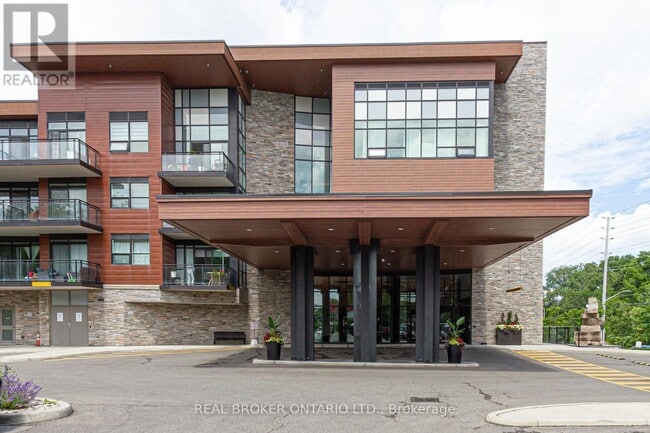 Photo - 1575 Lakeshore Rd W Unit 161