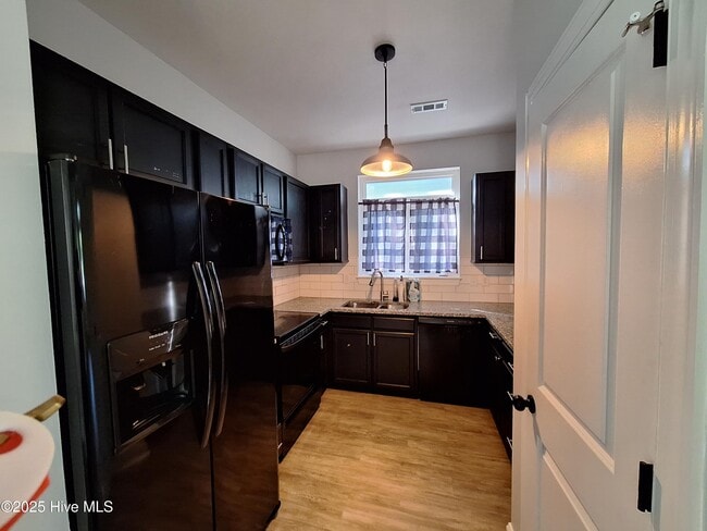 Photo - 933 S 8th St