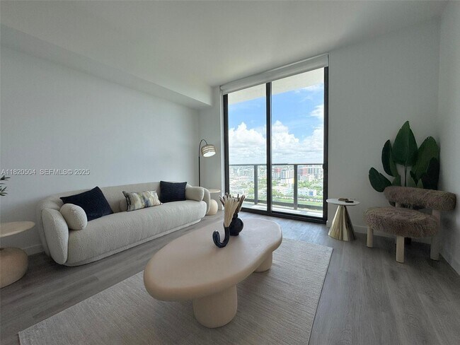 Photo - 1642 NE 1st Ave Unidad 2007