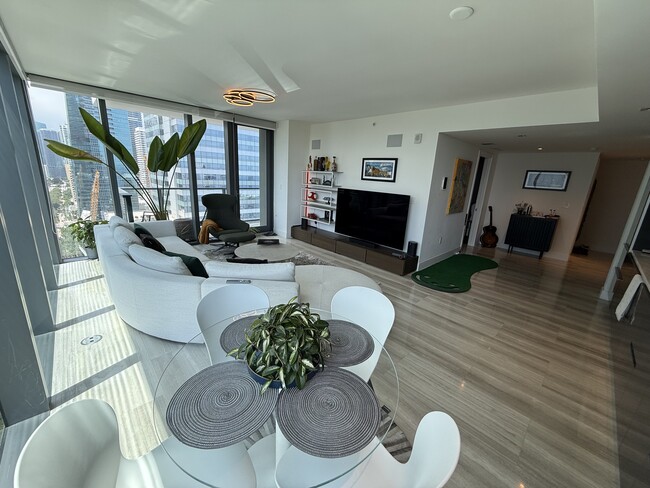 Photo - 1451 Brickell Ave Unit 2506