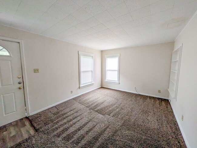 Photo - 5365 E Parkway Dr