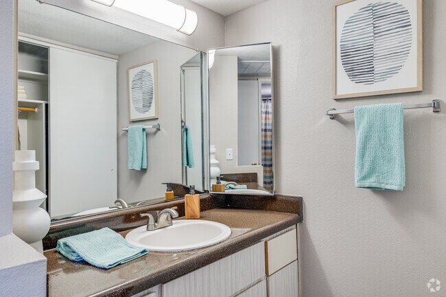 A4 1BR, 1BA - 585SF