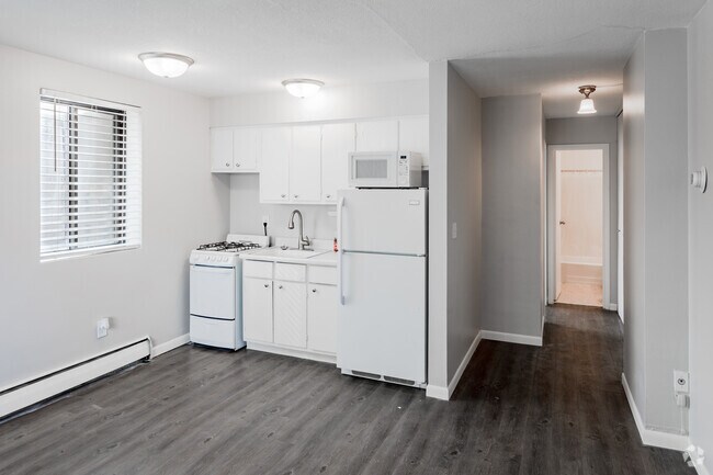 1HAB, 1BA - 550&nbsp;ft² - 214 Place Apartments