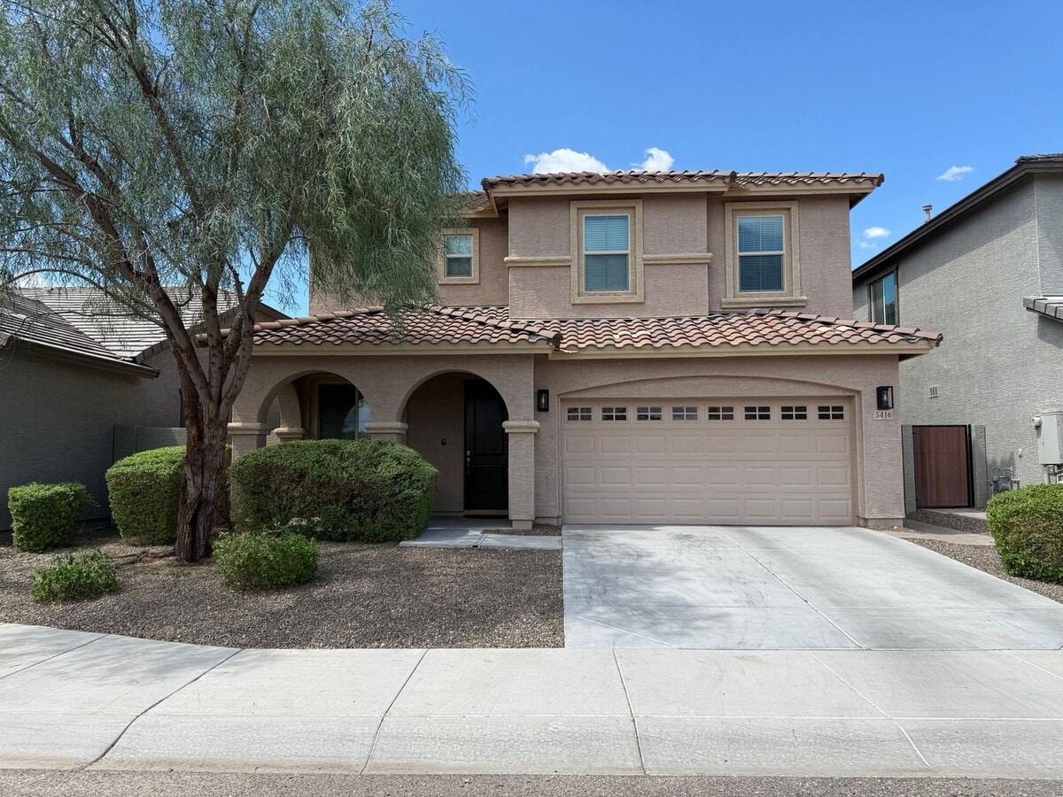 Spacious 5BR House in Phoenix - Spacious 5BR House in Phoenix