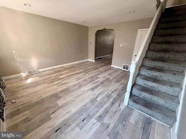 Photo - 6527 Tulip St