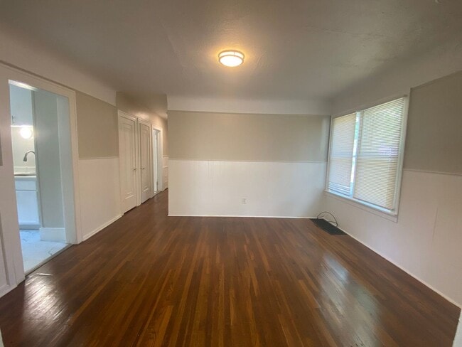 Photo - 17815 McIntyre St Unit Upper