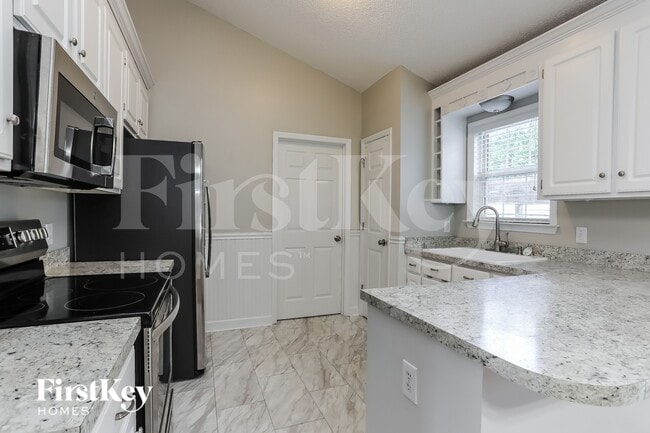 Photo - 132 Mary Ln
