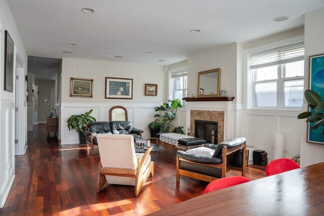 Photo - Gorgeous 5 Bedroom / 4 Full Bath Home along Chicago River