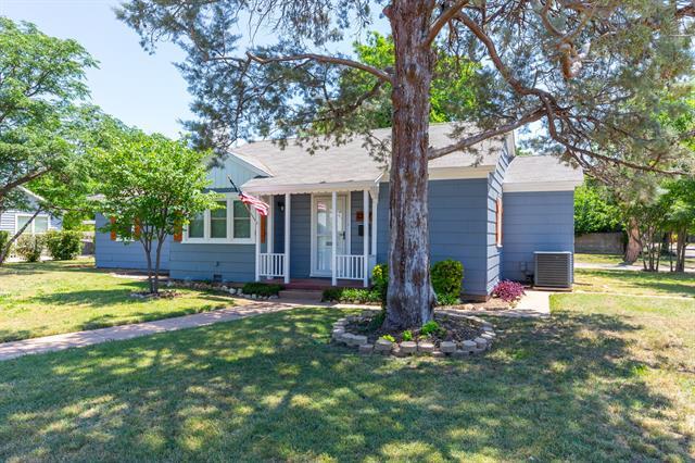 Photo - 1357 Santos St