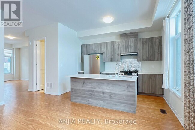 Photo - 33 Millman Ln