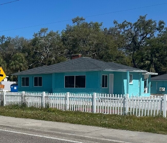 Photo - 10591 Bay Pines Blvd House