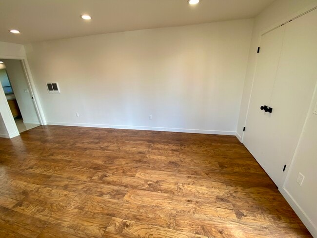 Photo - 716 Leonard Ave Unidad B