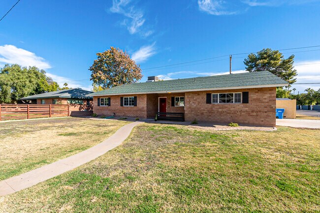 5201 N 18th Pl