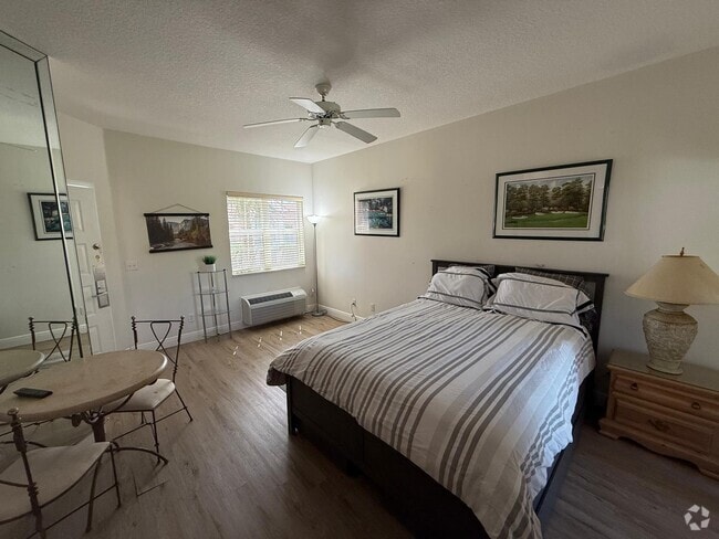 Building Photo - 9841 Perfect Dr Unit B Rental