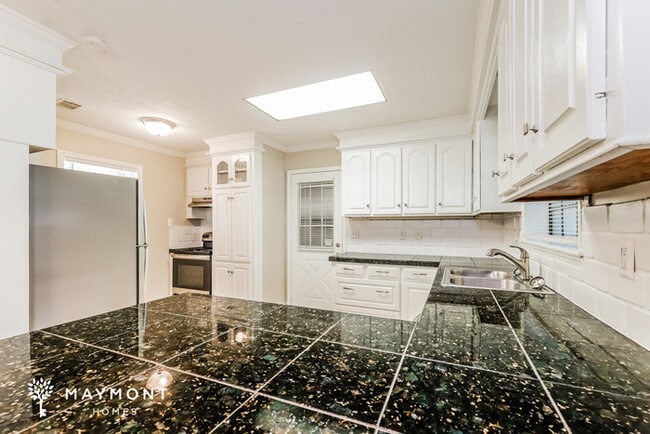 Photo - 312 Busick Well Rd