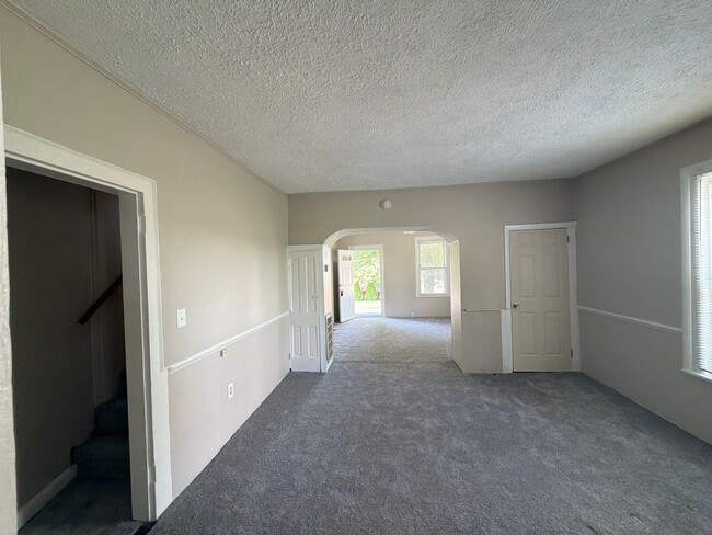 Building Photo - 2nd St Unit 428