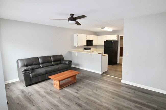 Photo - 1462 Devon Ln
