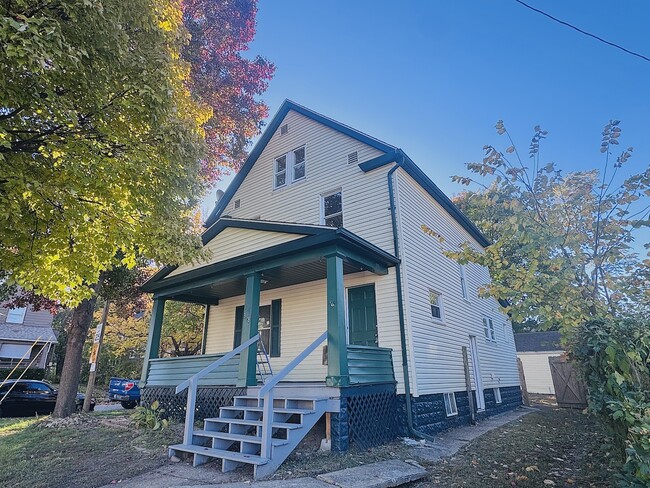 Building Photo - 308 Cole Ave