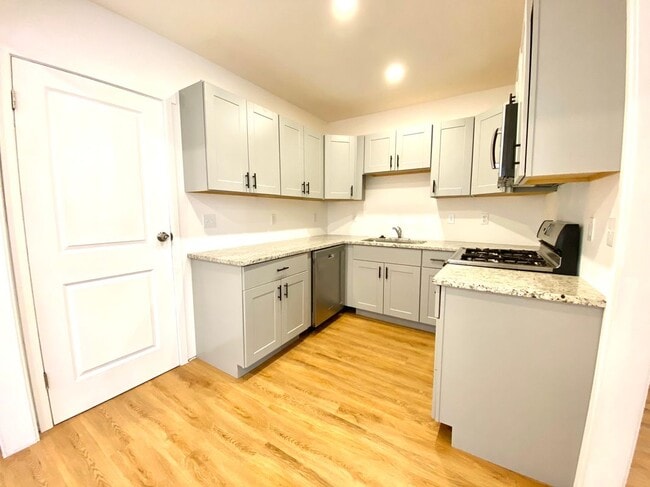 Building Photo - 201 S 1000 E St Rental