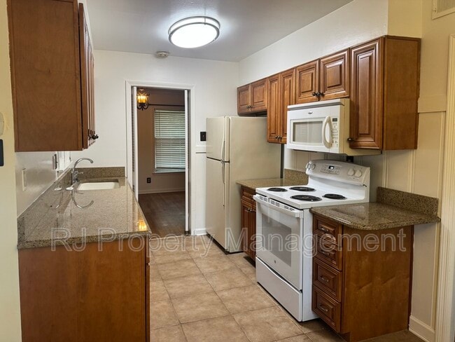 Photo - 1619 Dorset Dr