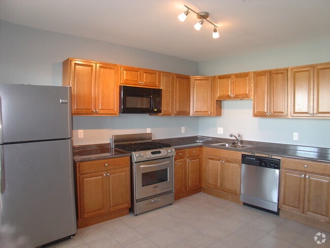 Building Photo - 53 Middle St Unit 2 Rental