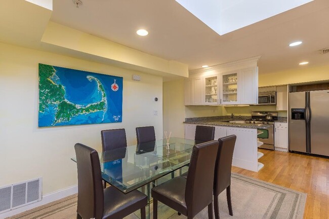 Photo - 76 Georgia St